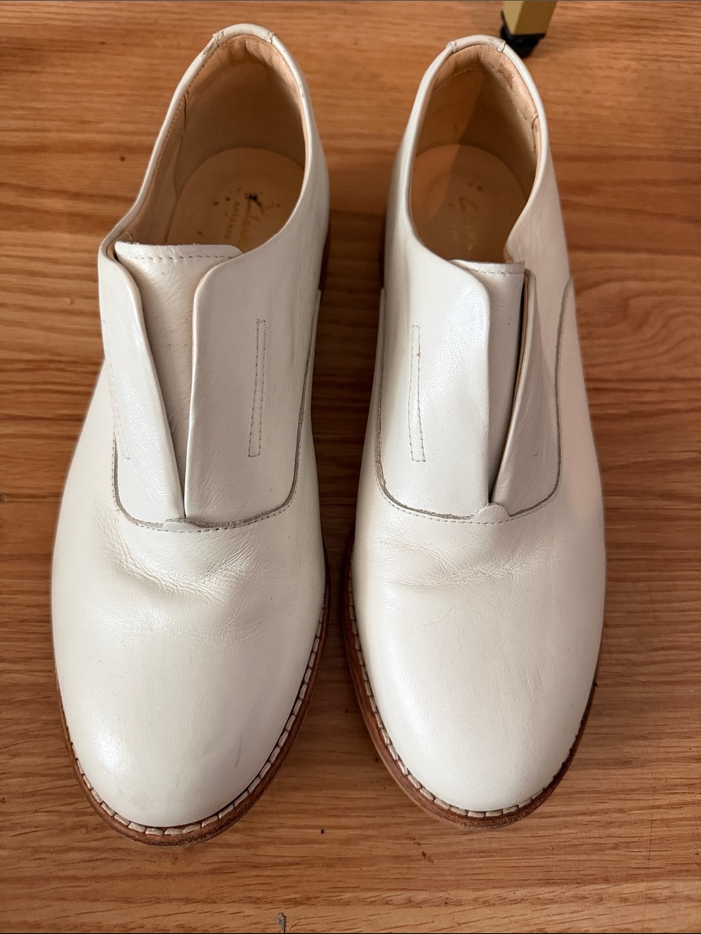 Clark’s womens White Leather Slip-On Dress Shoes